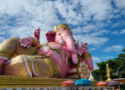 ワットサマーンラッタナーラーム（ピンクガネーシャ）