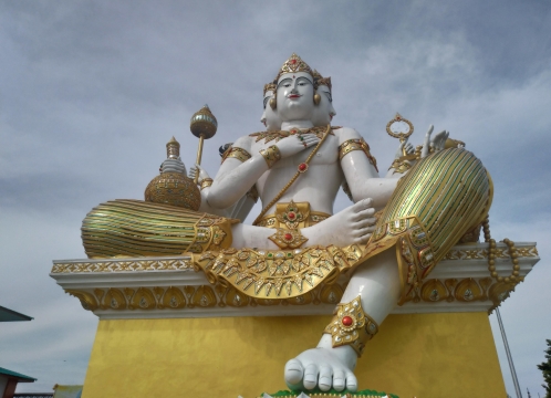 ピンクの巨大ガネーシャ_ワットサマーン