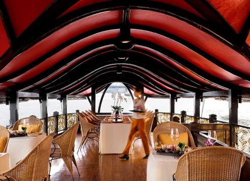 マノーラクルーズ