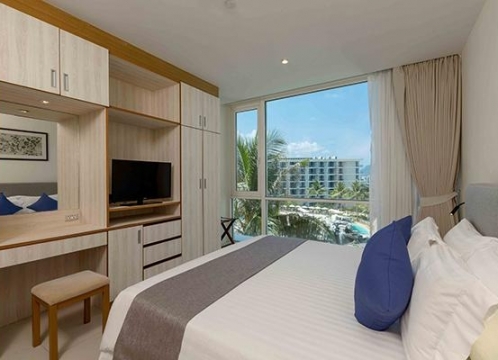 1_Bedroom_family_Suite_balcony
