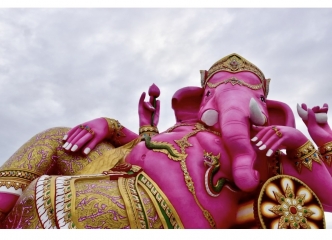 ピンクガネーシャ。塗り替えられて、ビビットなピンクになっています！