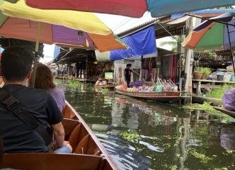 水上マーケット