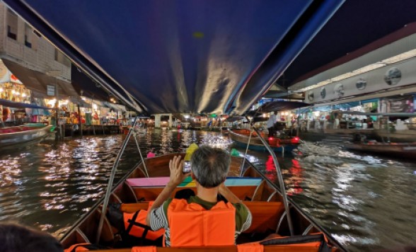 アンパワー水上マーケット + ホタル観賞ナイトクルーズ