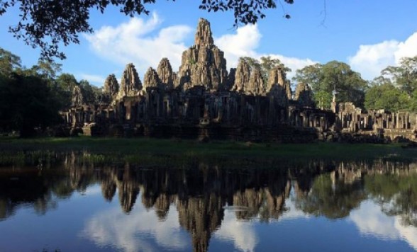 【シェムリアップ】世界遺産 アンコールトム+タプロム寺院+アンコールワット１日ツアー