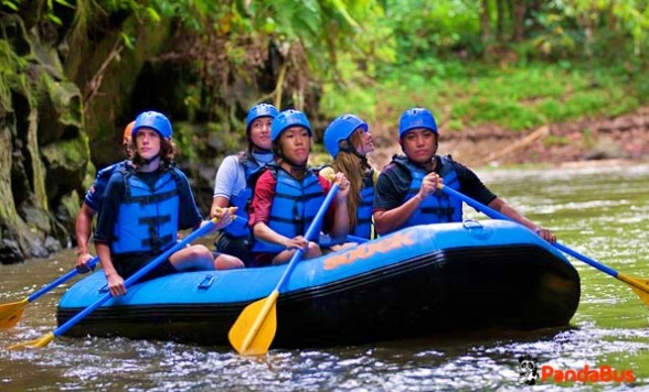 【バリ島】大自然の中を進め！アユン川でラフティング