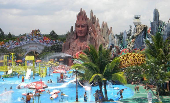 【ホーチミン】世界一奇妙なテーマパーク・スイティエン公園観光