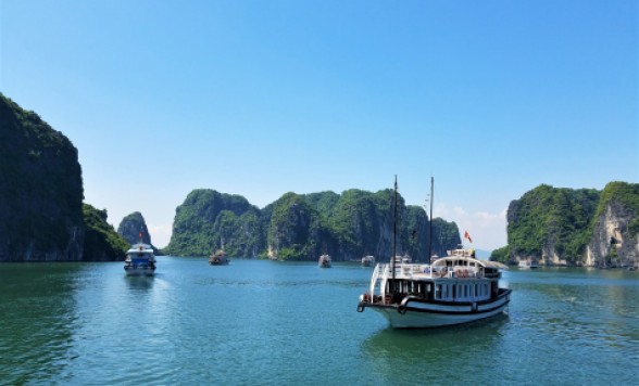 【ハノイ】世界遺産 ハロン湾日帰りクルーズ＋ティエンクン鍾乳洞ツアー