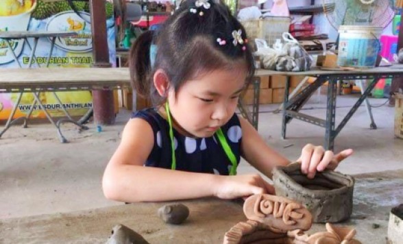 チャチュンサオ体験ツアー 陶器作り体験+巨大なピンクガネーシャ