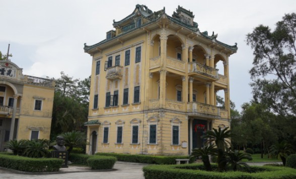 広東省唯一の世界文化遺産「開平の望楼と村落」を堪能する1泊2日＜高速鉄道/全食事付き/選べるホテルクラス/日本語ガイド＞