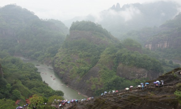 文化遺産と自然遺産の融合、世界複合遺産・武夷山を満喫する2泊3日＜高速鉄道/全食事付き/選べるホテルクラス/日本語ガイド＞