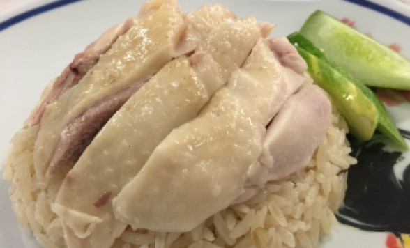 【バンコク 空港お迎え付きプラン】ピンクのカオマンガイの朝食付き！世界遺産アユタヤ遺跡半日観光 5つの主要遺跡を観光