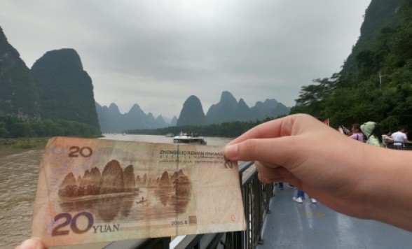 一生に一度は見ておきたい絶景、世界自然遺産・桂林漓江下り日帰りツアー＜終日/高速鉄道/昼食付き/日本語ガイド＞
