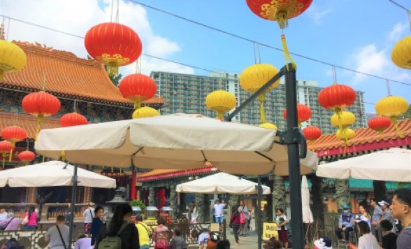 黄大仙（ウォンタイシン）のおみくじで開運巡りと翡翠市場散策