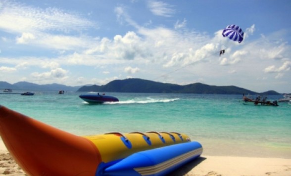 マリンスポーツも満喫できる！コーラル島１日ツアー