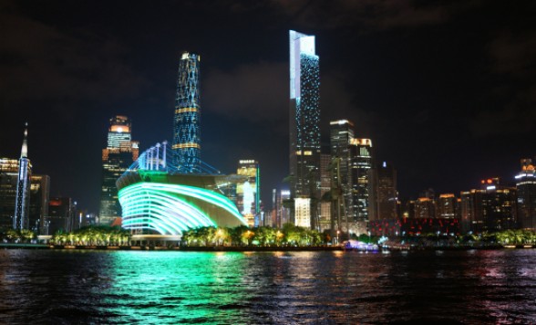 大都市・広州の夜景を楽しむ珠江ナイトクルーズ＜夕方発/日本語ガイドの送迎付き＞