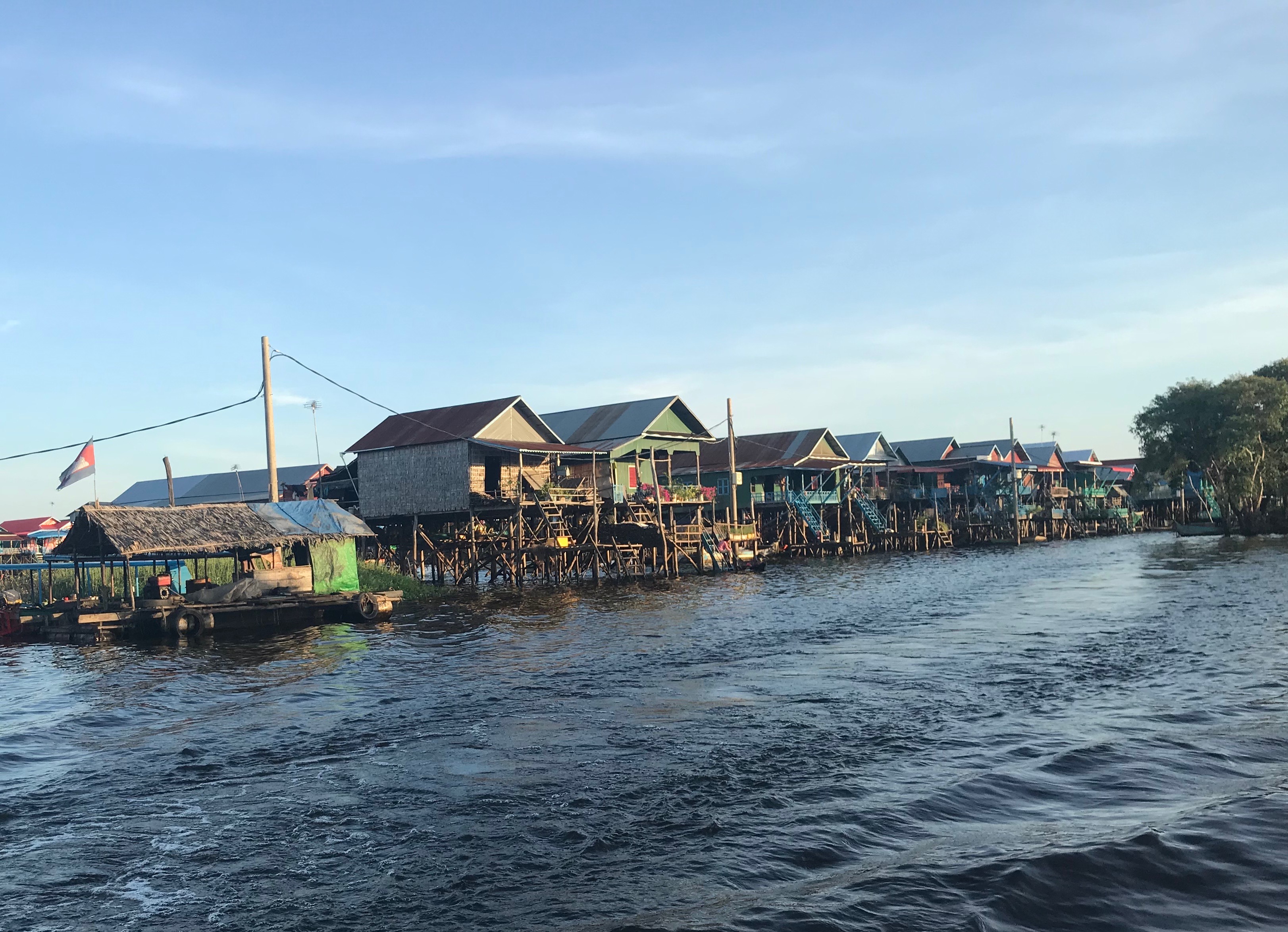 コンポンプルックにてボート乗船