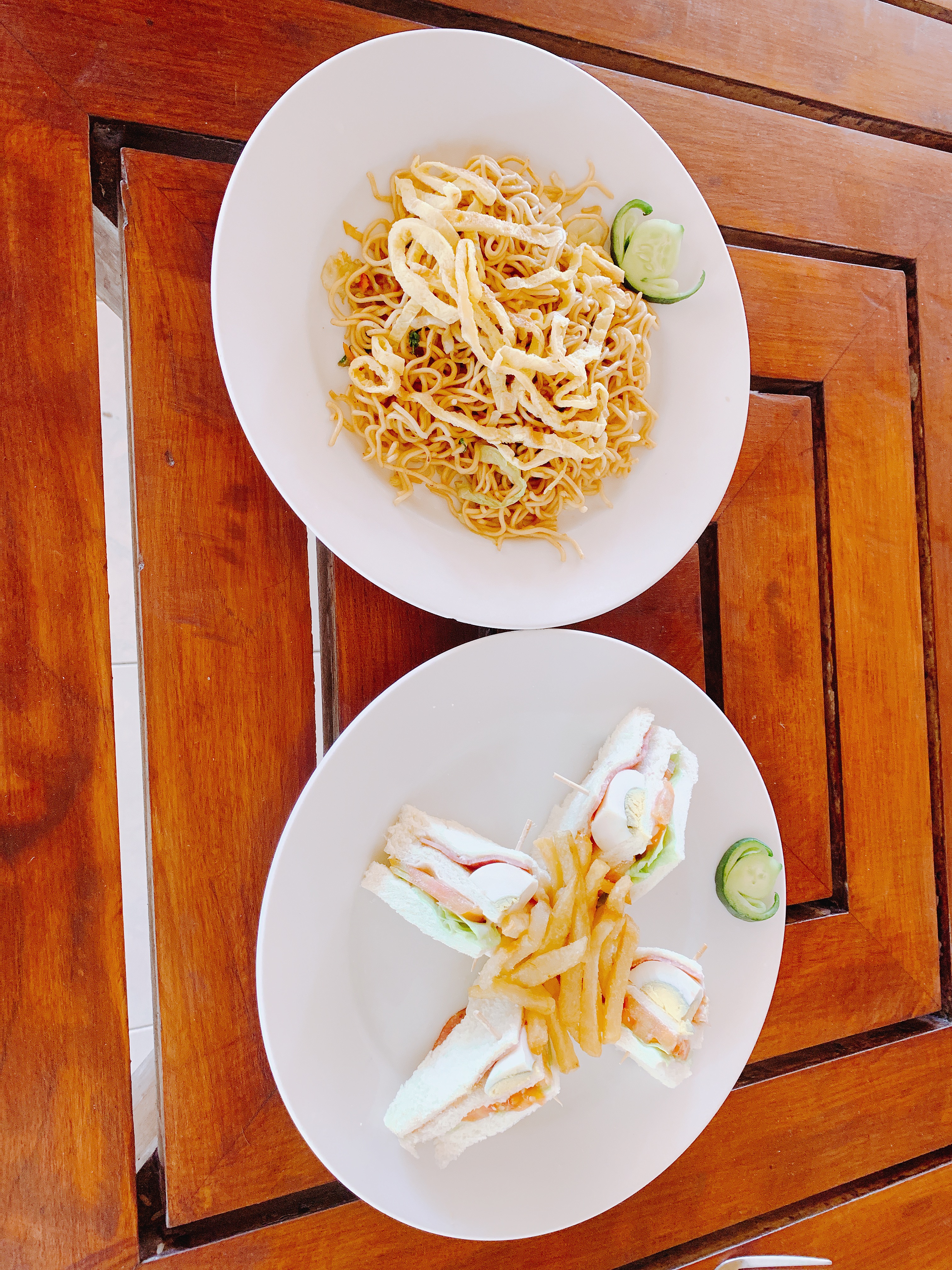 レストランも隣接しているのでお好きなランチやドリンクもオーダーできますよ（別途）