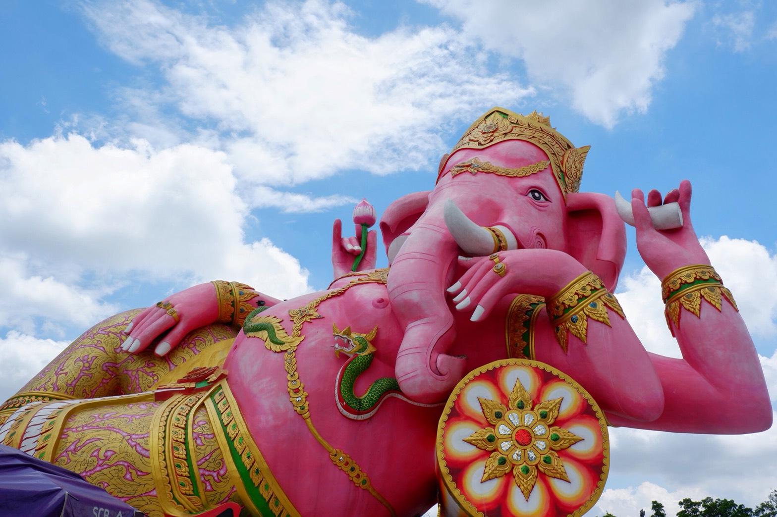 巨大なピンクガネーシャ(ワット・サマーン・ラッタナーラーム)到着