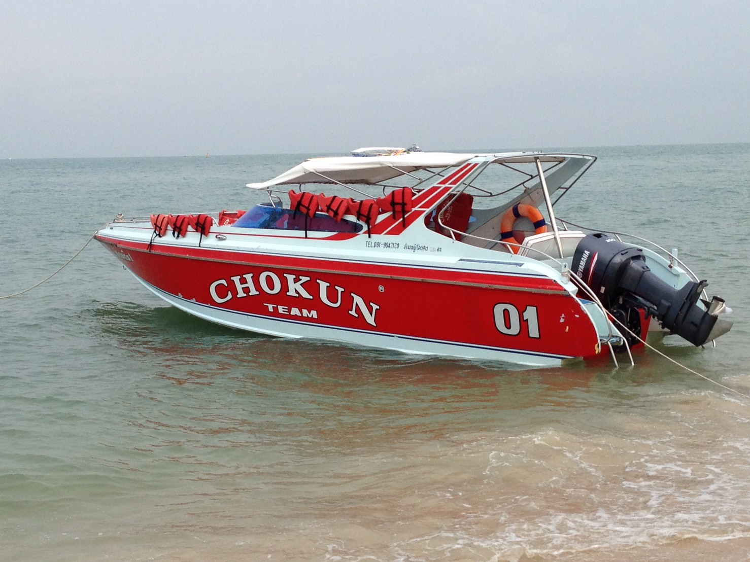 パタヤビーチ到着後、スピードボートに乗ってラン島へ