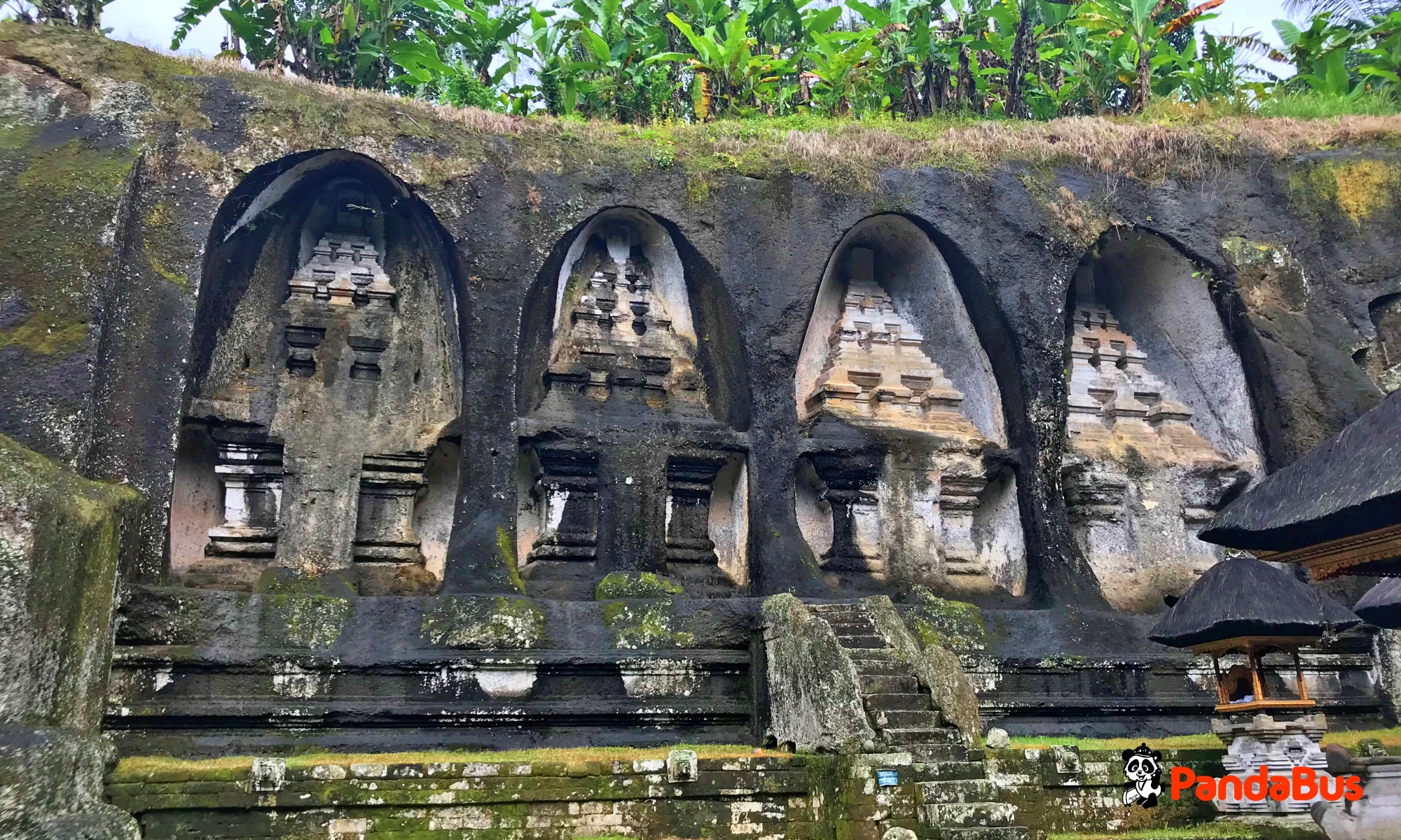 神秘的な『グヌンカウィ遺跡』見学（約30分）