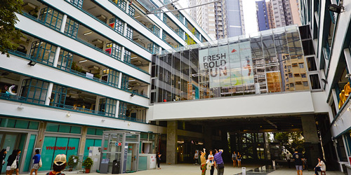 香港最新トレンドの発信基地、PMQを見学