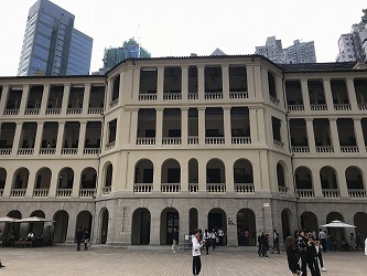 歴史ある建物そのままにアートの発信基地へと変貌を遂げた、大館を見学