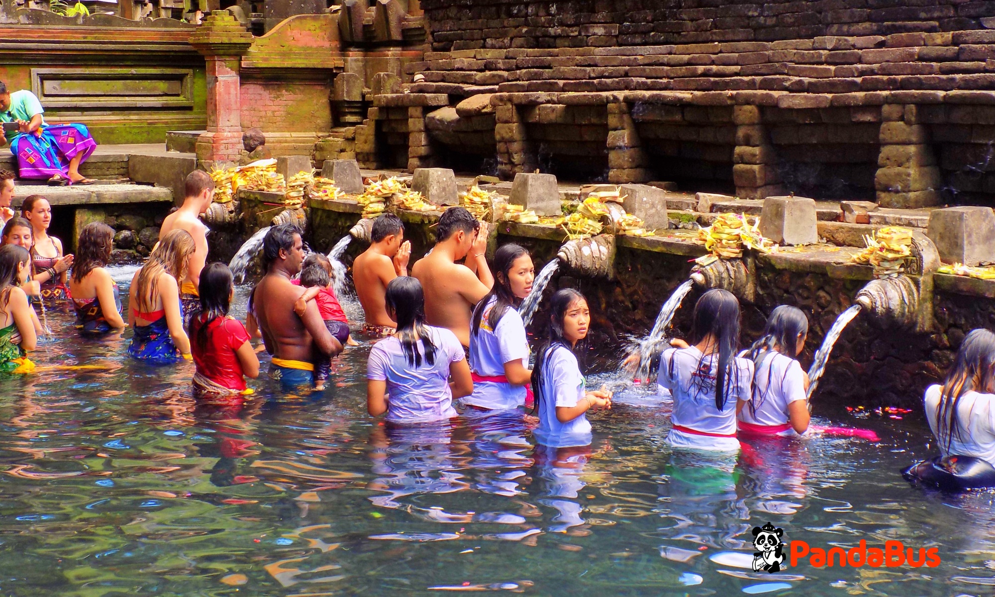 聖なる水が湧く世界遺産『ティルタエンプル寺院』見学