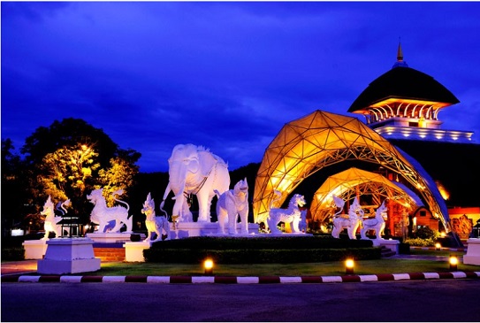 ホテルへ向け出発