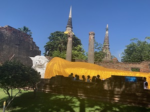 アユタヤ王朝の初代王によって建立された「ワットヤイチャイモンコン」