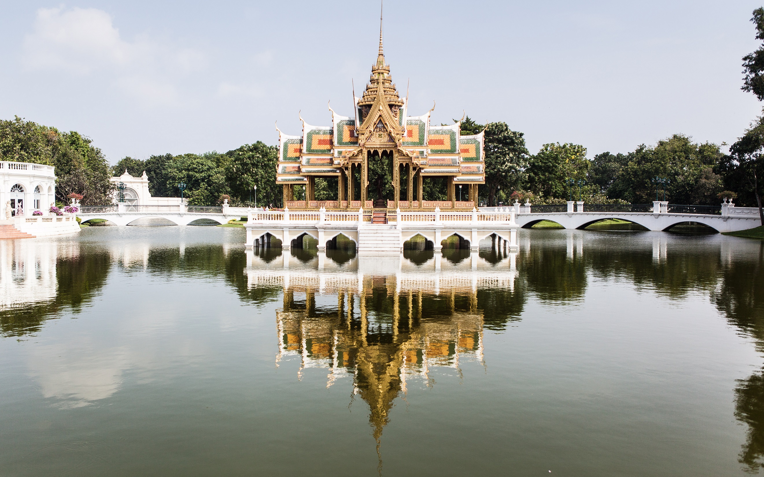 王様の避暑地『バンパイン宮殿』