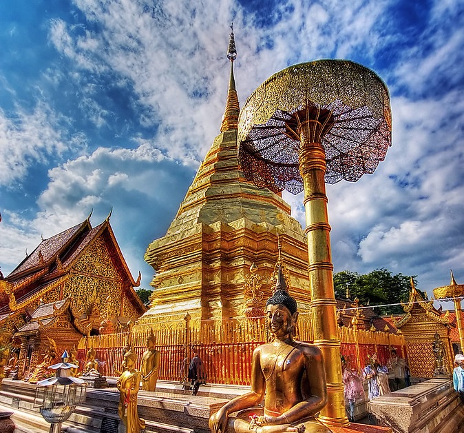ドイステープ山頂寺院見学