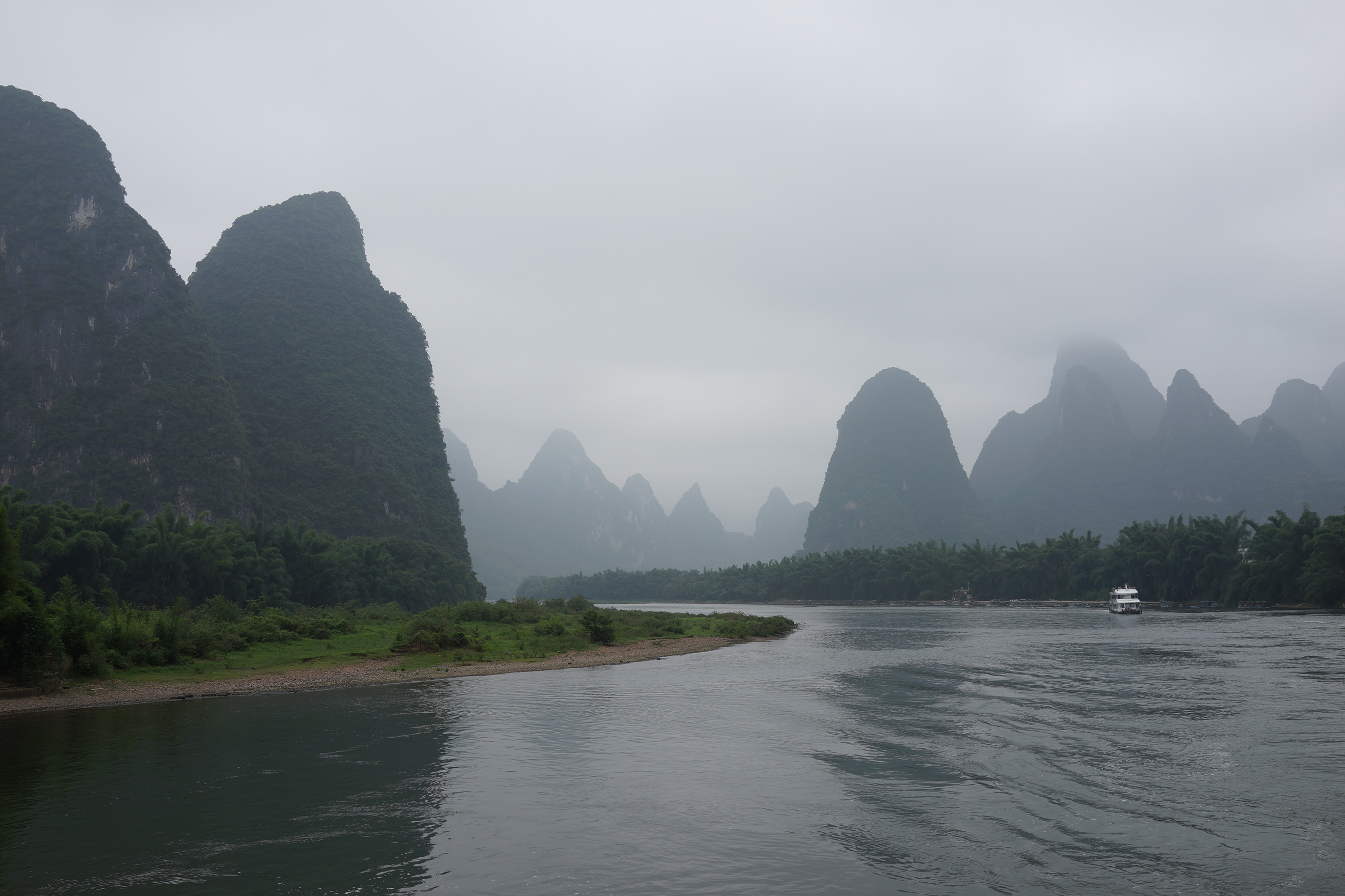 漓江遊覧船の船着き場 到着　漓江下りへ