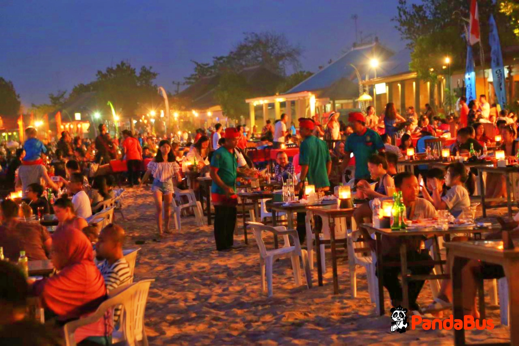 レストランにてご夕食（シーフードＢＢＱ、ロブスターより選択）（約1時間）