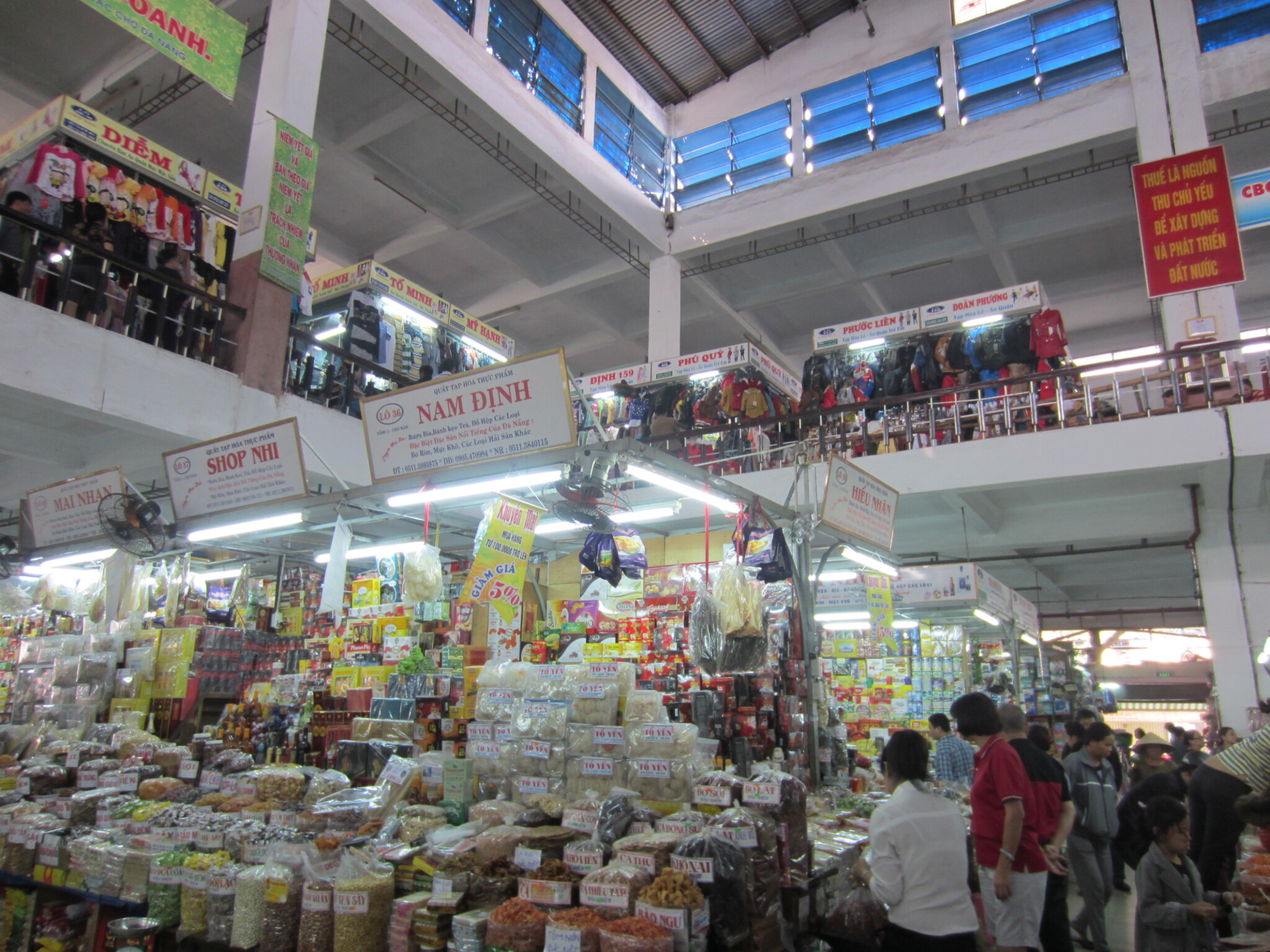 朝から活気溢れる「ハン市場」