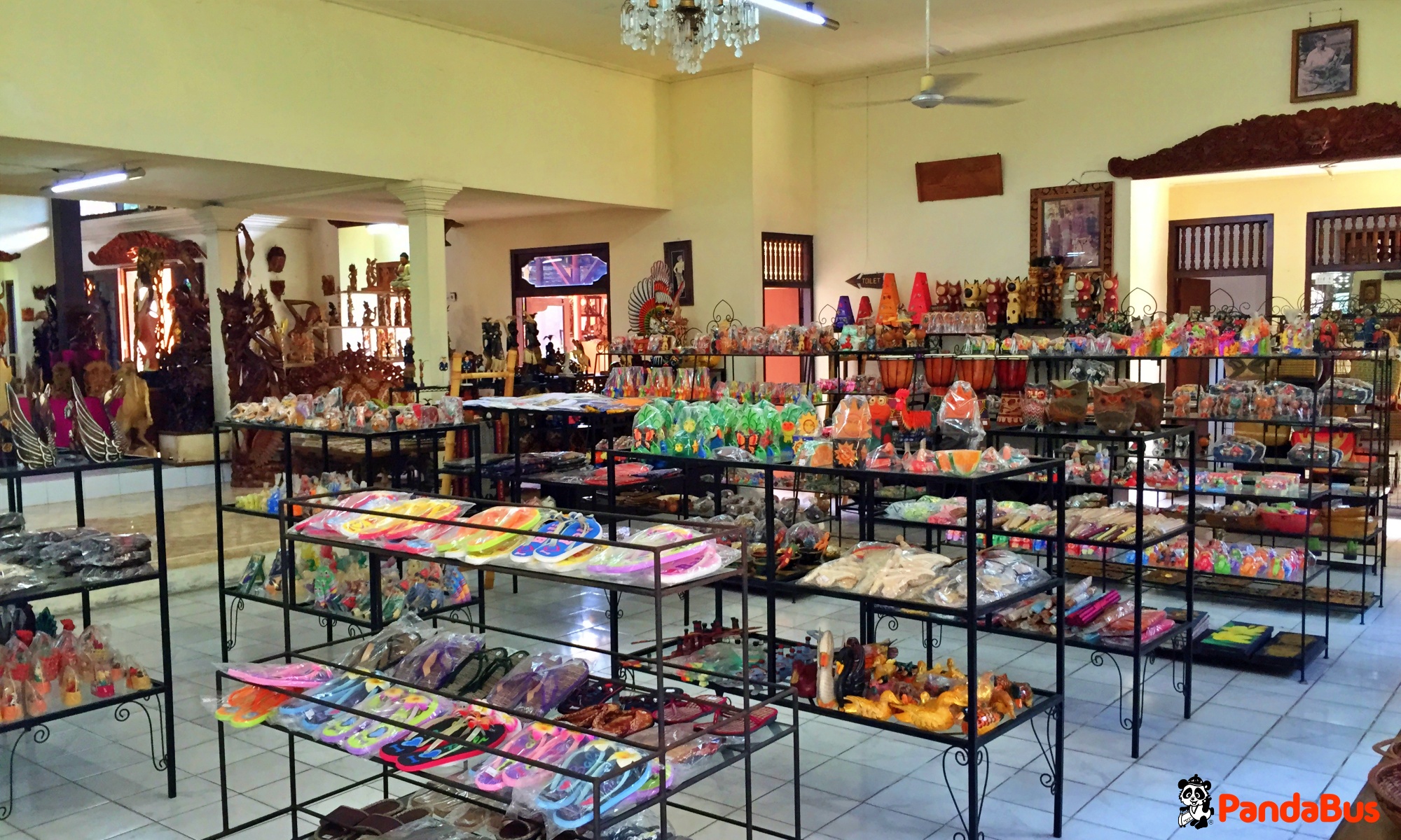 アユン川出発、雑貨店にてお買い物