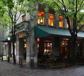 「嶺南天地」にて自由散策・郷土料理の昼食