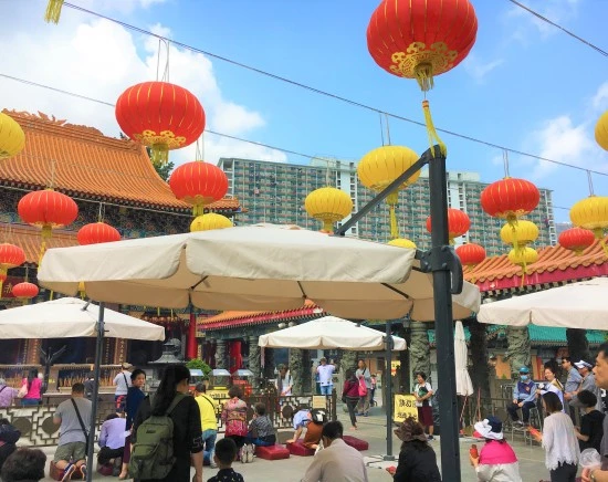 黄大仙（ウォンタイシン）のおみくじで開運巡りと翡翠市場散策