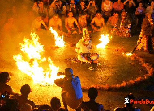 ウルワツケチャックダンスファイアー