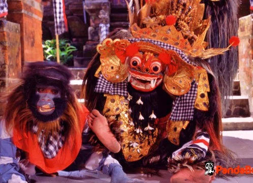 【バリ島】バロンダンスとウブド観光　タマンアユン寺院とタナロットの絶景サンセット