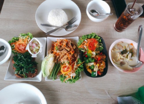 タイ料理セットのランチ