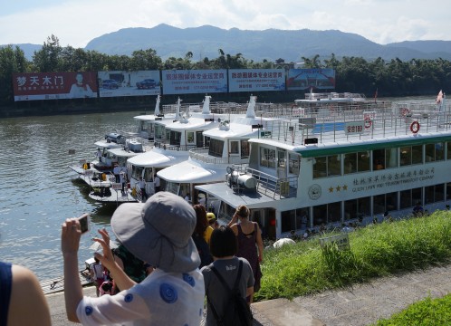 桂林 漓江下 クルーズ船 イメージ