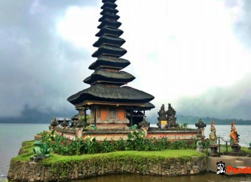 ウヌンダヌンブラタン寺院