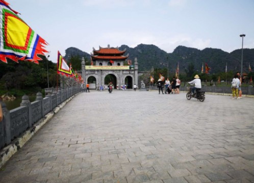 世界遺産チャンアン川下りクルーズ