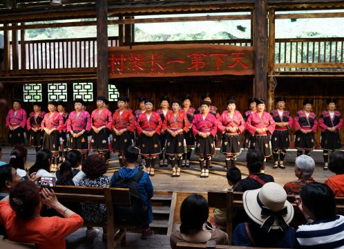 龍勝 ヤオ族長髪民族ショー イメージ