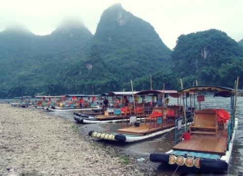 一生に一度は見ておきたい絶景、世界自然遺産・桂林ハイライト漓江下りツアー＜午後/現地発着/昼食付き/日本語ガイド＞