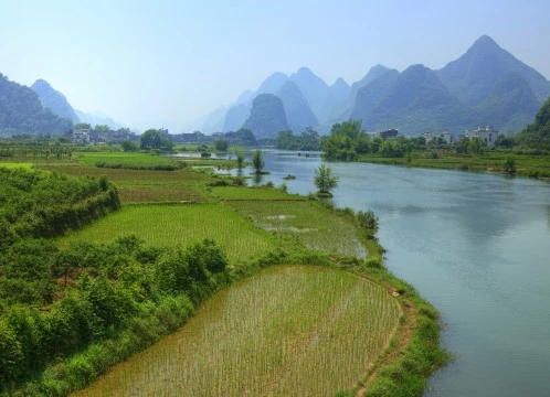 桂林　日本語ガイド貸切手配