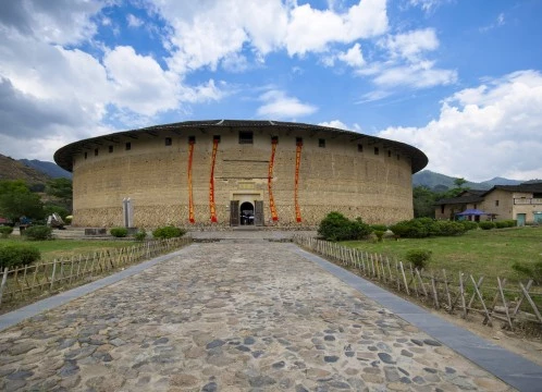 フォトジェニックな巨大集合住宅、世界文化遺産・福建土楼日帰りツアー ＜午後/現地発着/軽食付き/日本語ガイド＞