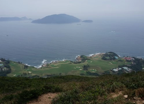 香港で人気No.1のコースを歩く、ドラゴンズバックハイキングと添好運で飲茶の昼食＜終日/高速鉄道/昼食付き/日本語ガイド＞