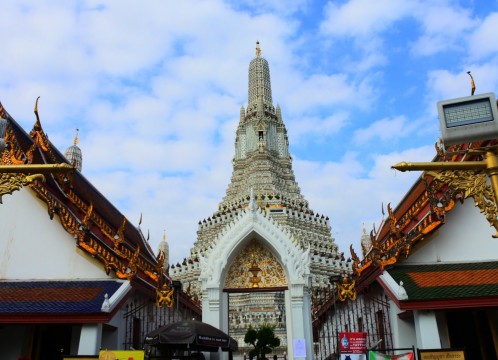 ワットアルン（暁の寺院)