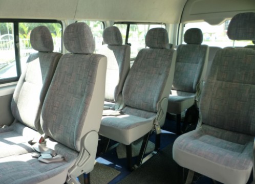 ワゴン車　シート